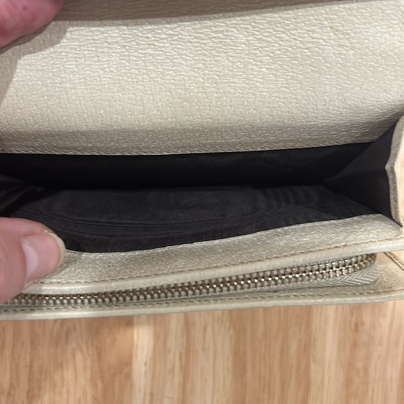 GUCCI WALLET - Picture 10 of 16